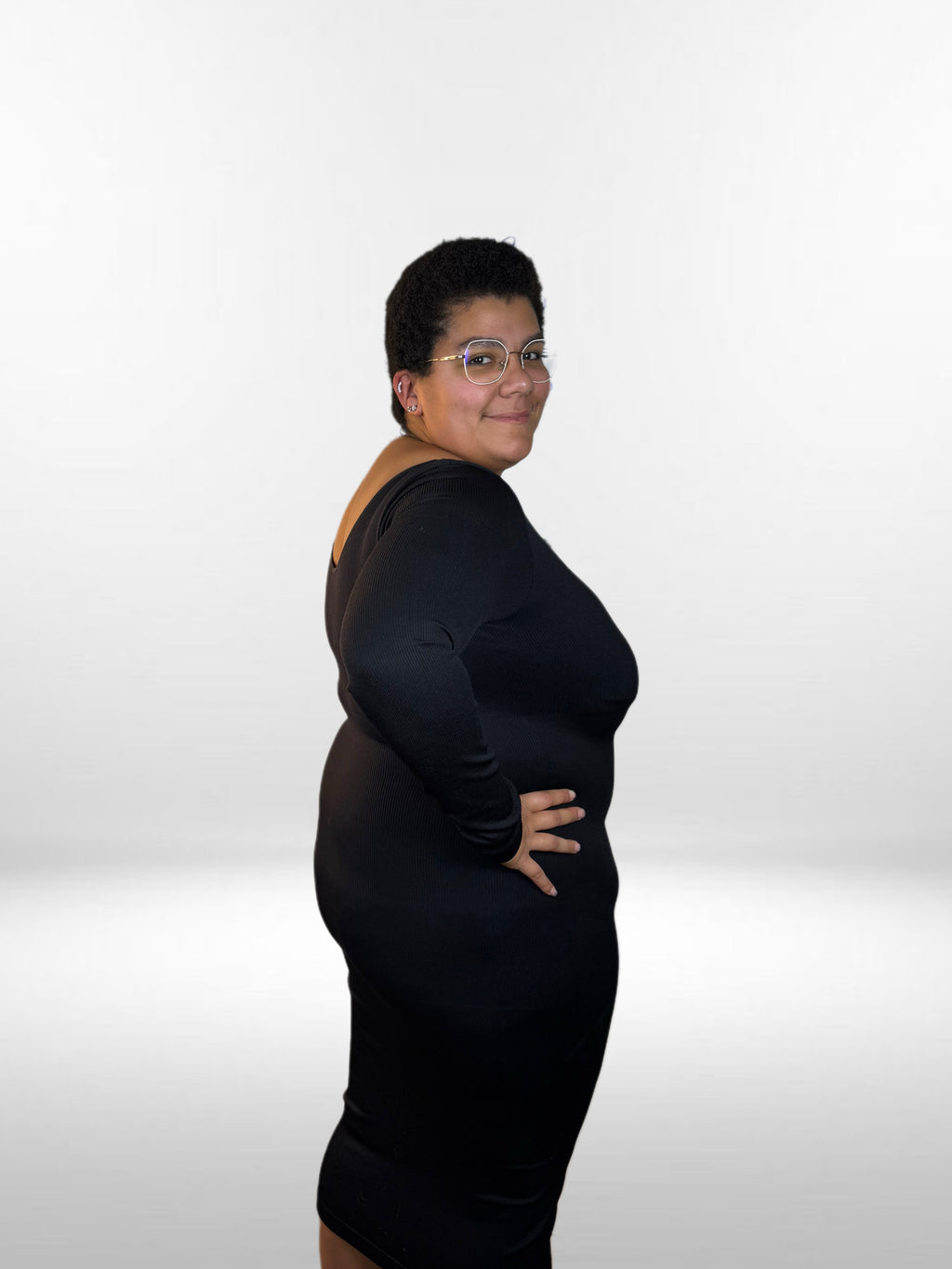 Robe moulante sans coutures, col en V, manches longues et taille ajustée